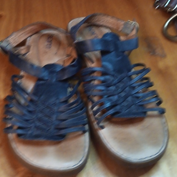 Born Women's Blue Sandals Size 10 - Picture 2 of 7
